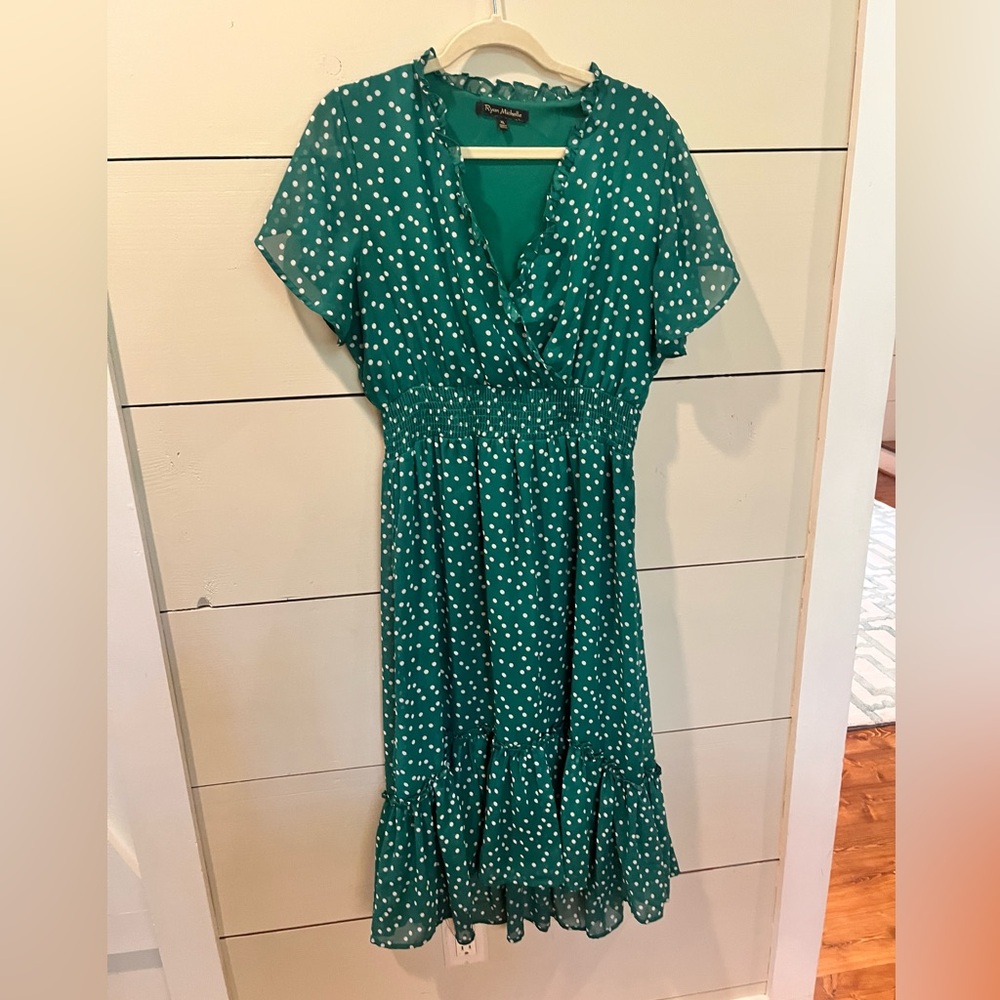 Beautiful green and white XL vintage dress